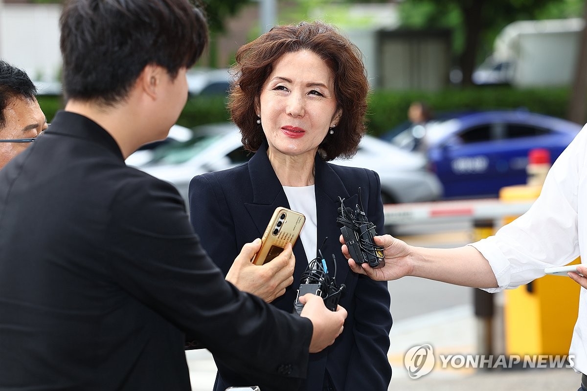 이진숙 "의대 학사 유연화, 여러 상황 종합적으로 고려…