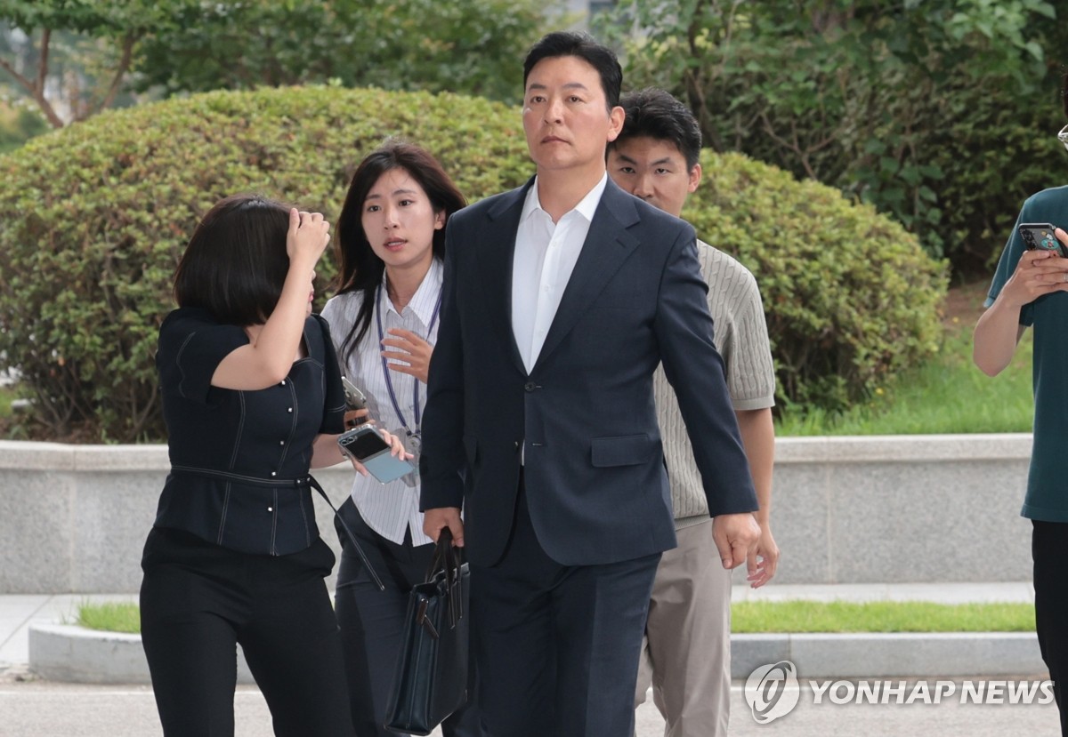 [속보] 김성훈 전 경호처 차장 내란특검 출석
