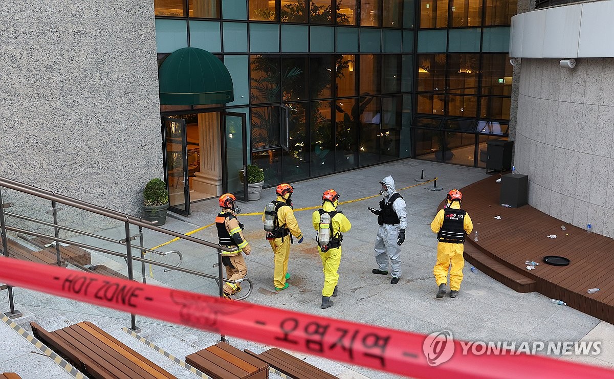 인천 아파트 화학물질 누출로 21명 부상…경찰 수사 착수