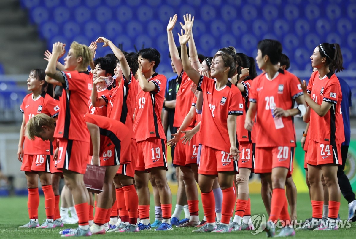 '지소연 극장골' 한국, 동아시안컵 1차전서 중국과 2-2 비겨