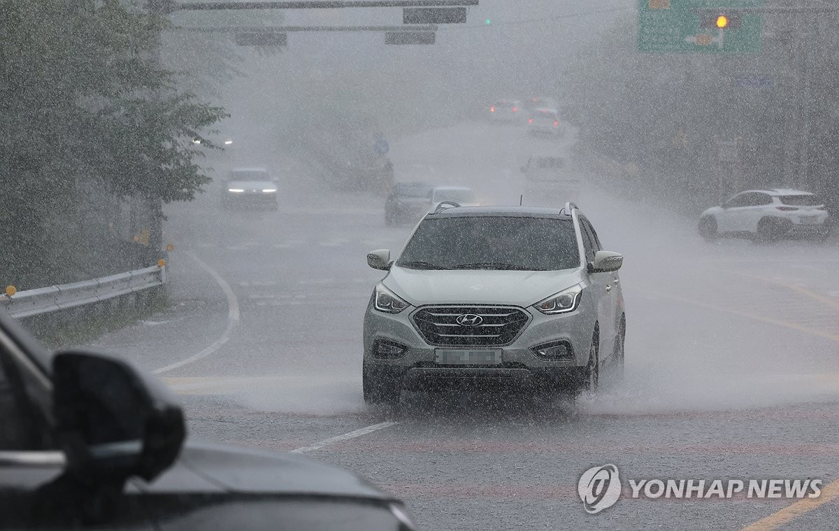 제주 오가는 항공편 결항·지연…"주로 타지역 악천후 영향"