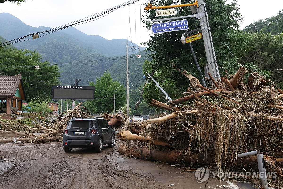 [르포] 수마 할퀸 가평…더딘 복구에 실종자 수색도 난…