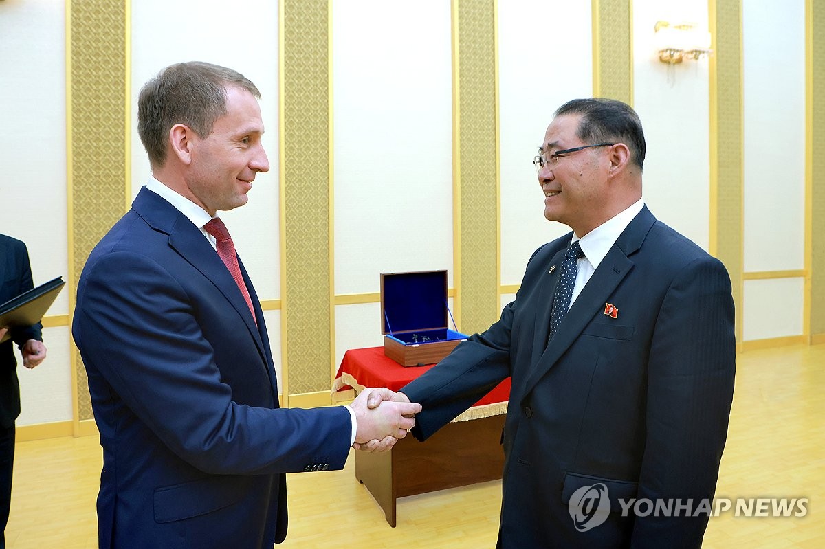 北朝鮮首相とロシア天然資源相