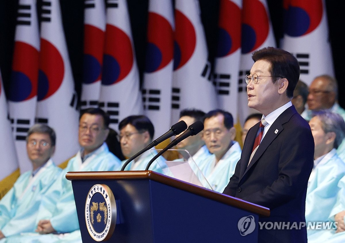 李대통령 "광복으로 찾은 빛·내란서 지킨 빛 함께 지켜내자"