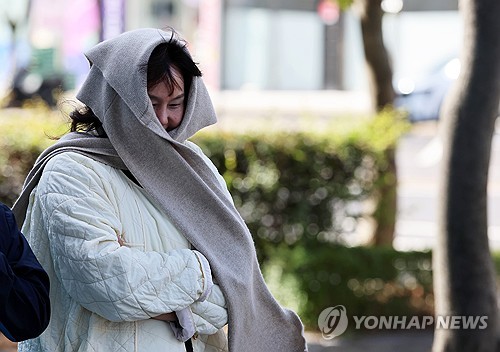 아침까지 쌀쌀…낮부터 평년기온 회복·일교차 주의