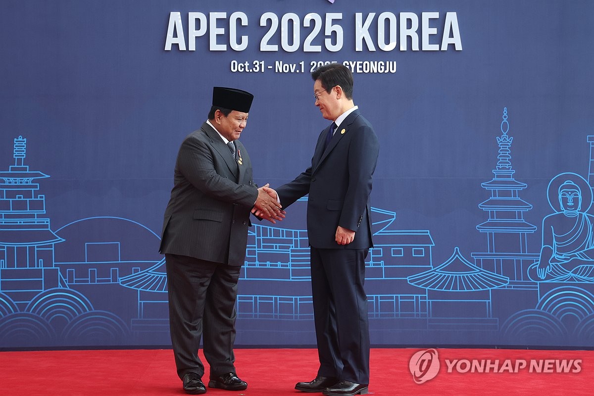 APEC 이재명 대통령, 인도네시아 대통령 영접