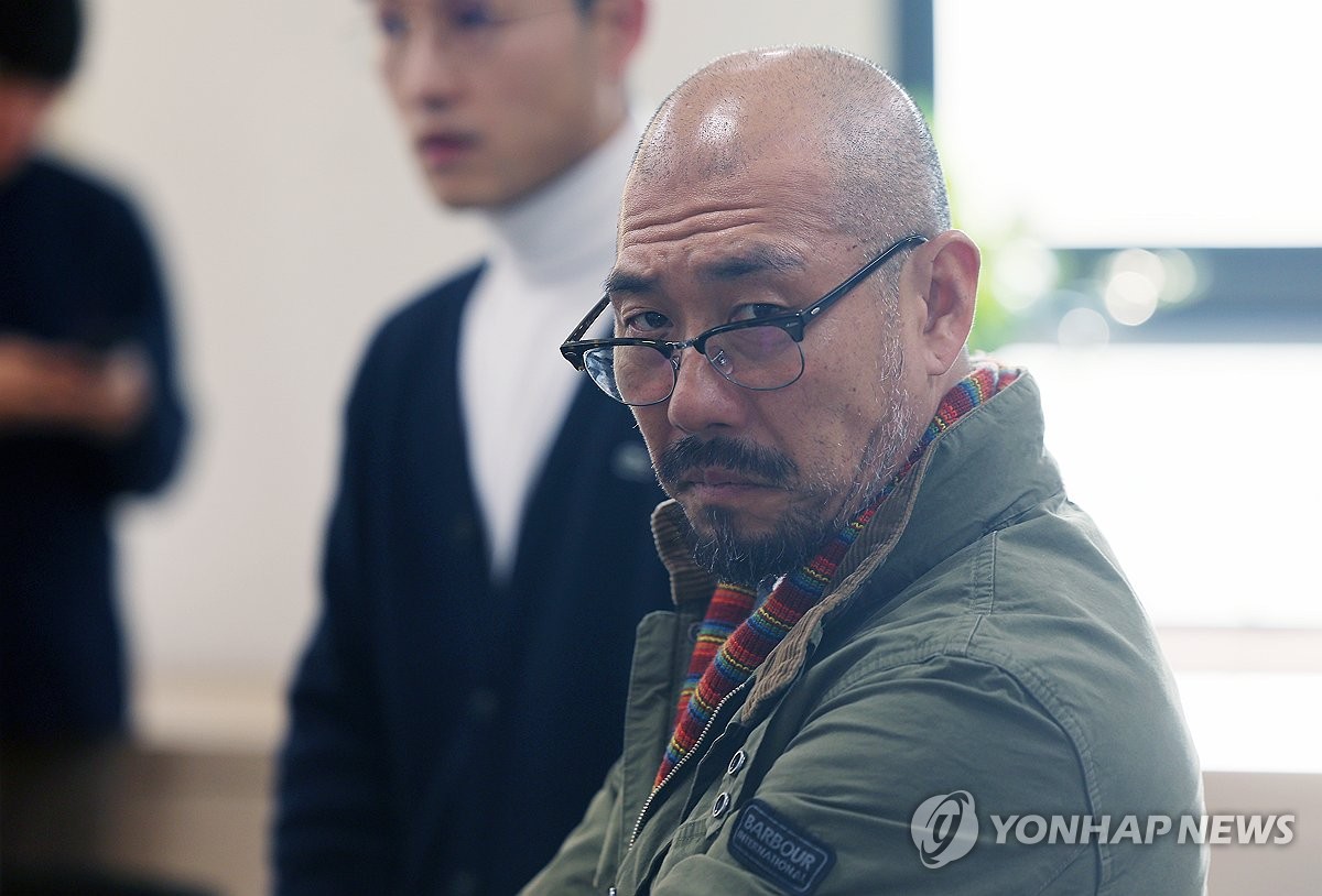 한국프로축구연맹 상벌위원회 기다리는 마이클 김 디렉터