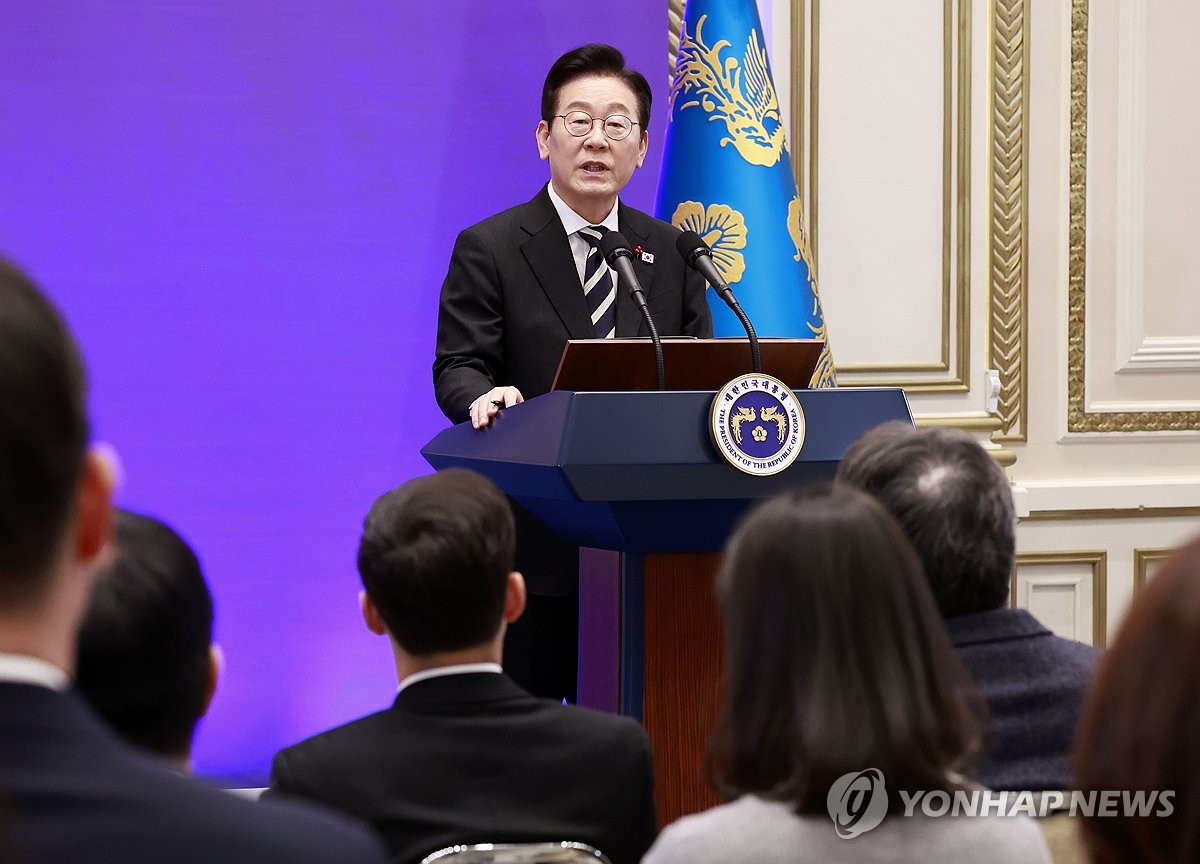 외신 기자회견, 답변하는 이재명 대통령