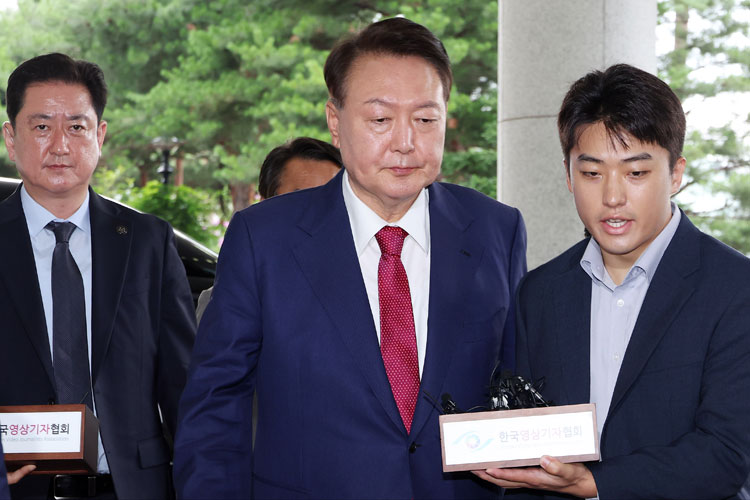 내란특검 尹 영장심사 9일 오후 2시15분…尹, 법원 직접 나온다