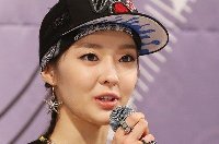 '팬 금전 편취 혐의' 티아라 전 멤버 아름, 2심도 징역형 집유